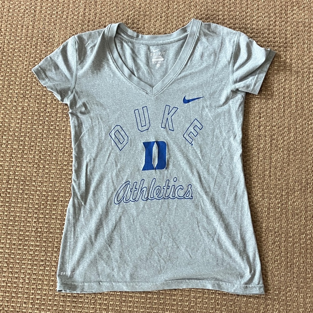 Nike Dri-fit Duke v-neck t-shirt size XS